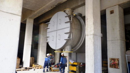 Endkondensator fr das Reststoff-Heizkraftwerk in Linz mit 2800mm und annhernd 10 Metern Lnge. 